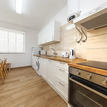 B69 - Village Of * Luz